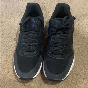 Nike sneaker black